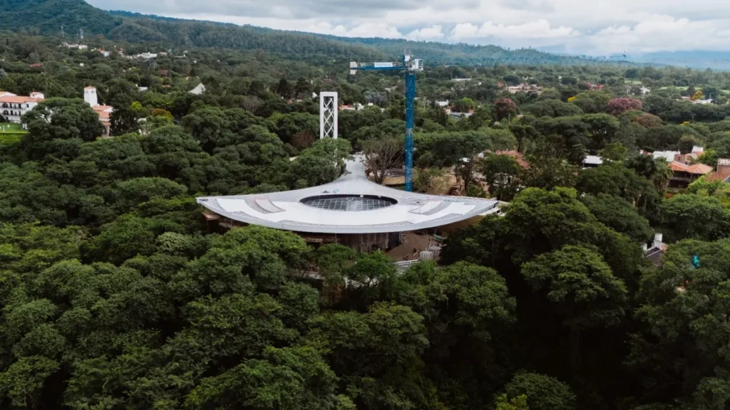 centro cultural lola mora